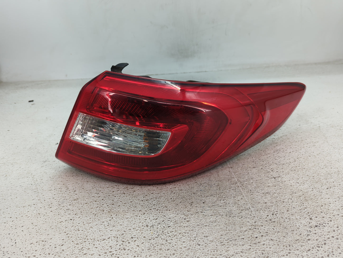 2015-2017 Hyundai Sonata Tail Light Assembly Passenger Right OEM P/N:92402-C2000 Fits Fits 2015 2016 2017 OEM Used Auto Part