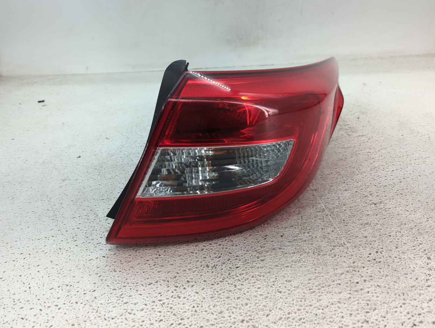 2015-2017 Hyundai Sonata Tail Light Assembly Passenger Right OEM P/N:92402-C2000 Fits Fits 2015 2016 2017 OEM Used Auto Part