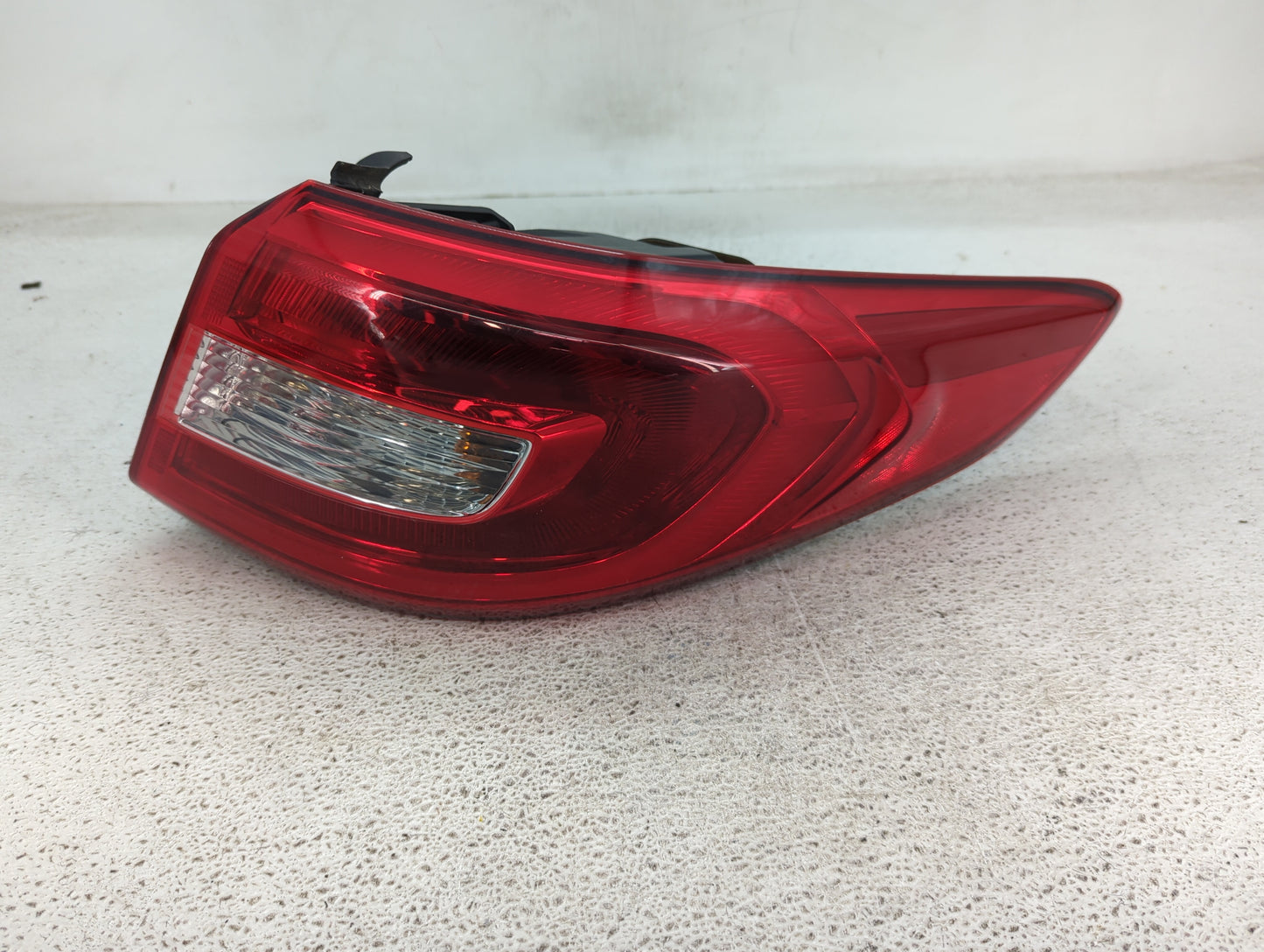 2015-2017 Hyundai Sonata Tail Light Assembly Passenger Right OEM P/N:92402-C2000 Fits Fits 2015 2016 2017 OEM Used Auto Part