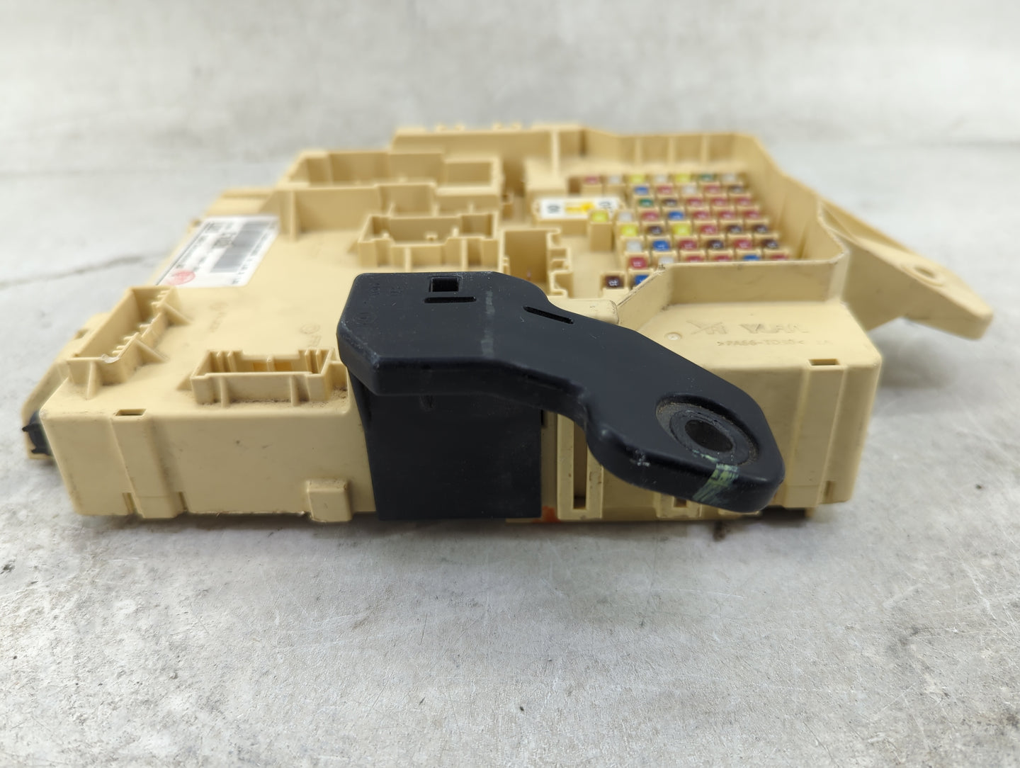 2015-2017 Hyundai Sonata Body Control Module Bcm Inner Cabin Fuse Box - Oemusedautoparts1.com