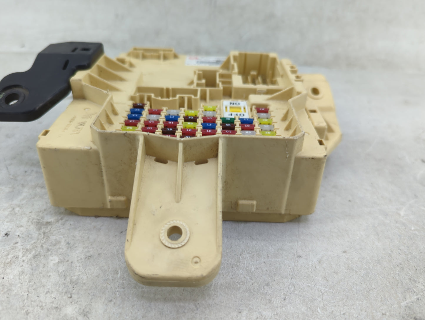 2015-2017 Hyundai Sonata Body Control Module Bcm Inner Cabin Fuse Box - Oemusedautoparts1.com
