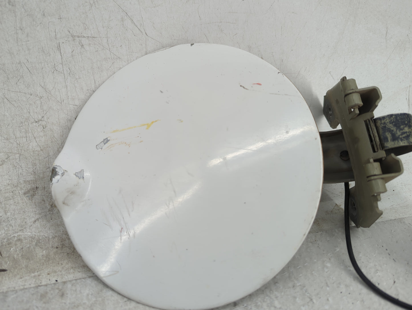2015 Hyundai Sonata Fuel Tank Door Lid Gas Tank White - Oemusedautoparts1.com