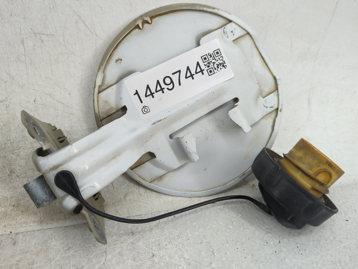 2015 Hyundai Sonata Fuel Tank Door Lid Gas Tank White - Oemusedautoparts1.com