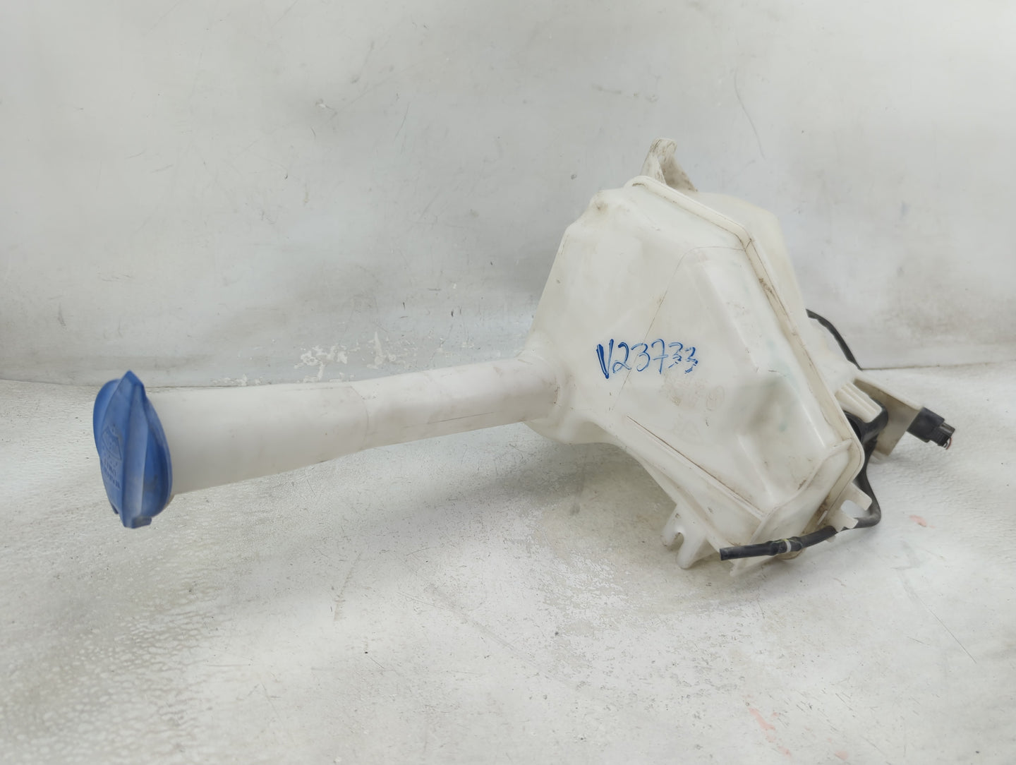 2015-2019 Hyundai Sonata Windshield Washer Fluid Reservoir Bottle Oem 1465757 - Oemusedautoparts1.com