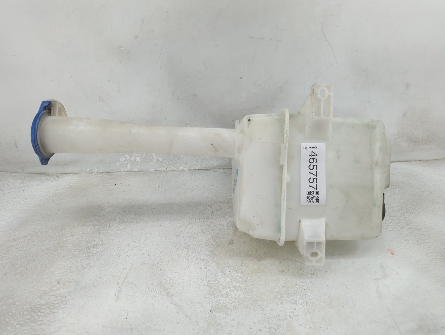 2015-2019 Hyundai Sonata Windshield Washer Fluid Reservoir Bottle Oem 1465757 - Oemusedautoparts1.com