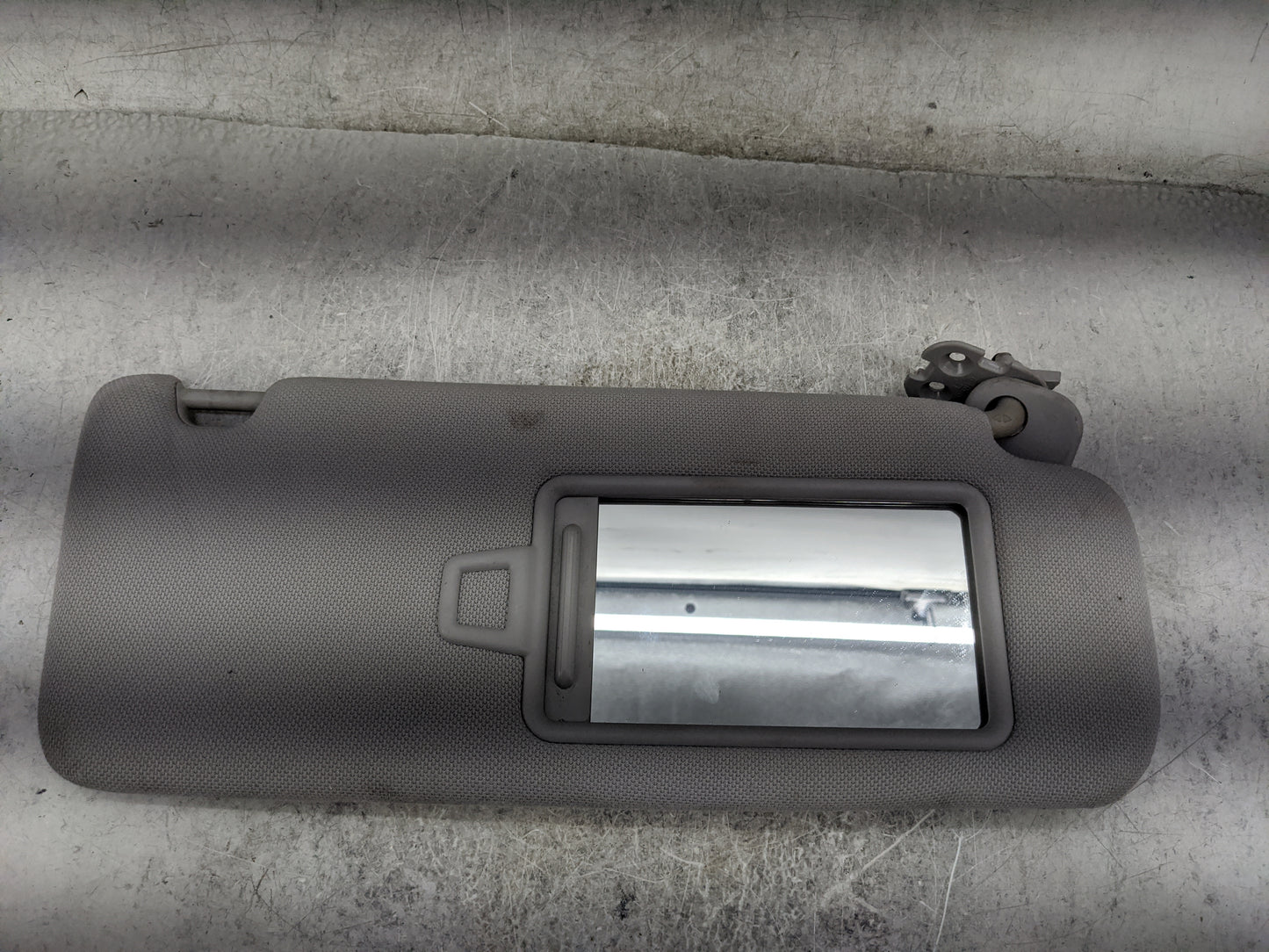2015-2019 Hyundai Sonata Sun Visor Shade Replacement Passenger Right Mirror Fits Fits 2015 2016 2017 2018 2019 OEM Used Auto