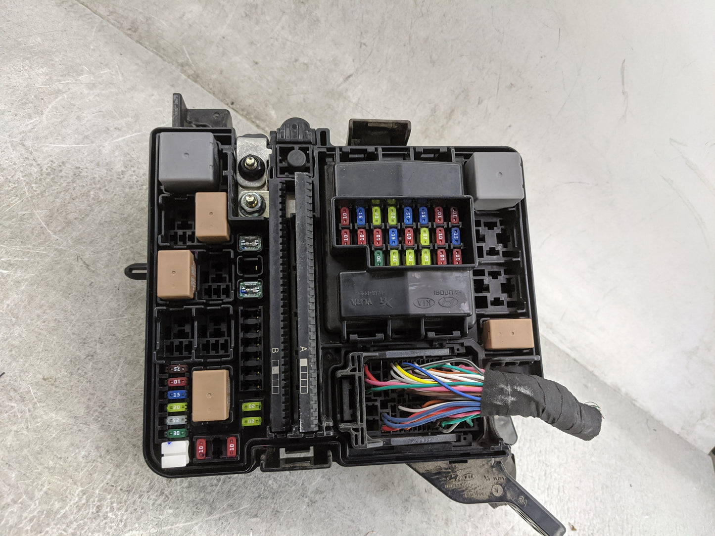 2015 Hyundai Sonata Fusebox Fuse Box Panel Relay Module P/N:VS91200C2020LA 91950-C2020 Fits OEM Used Auto Parts - Oemusedaut