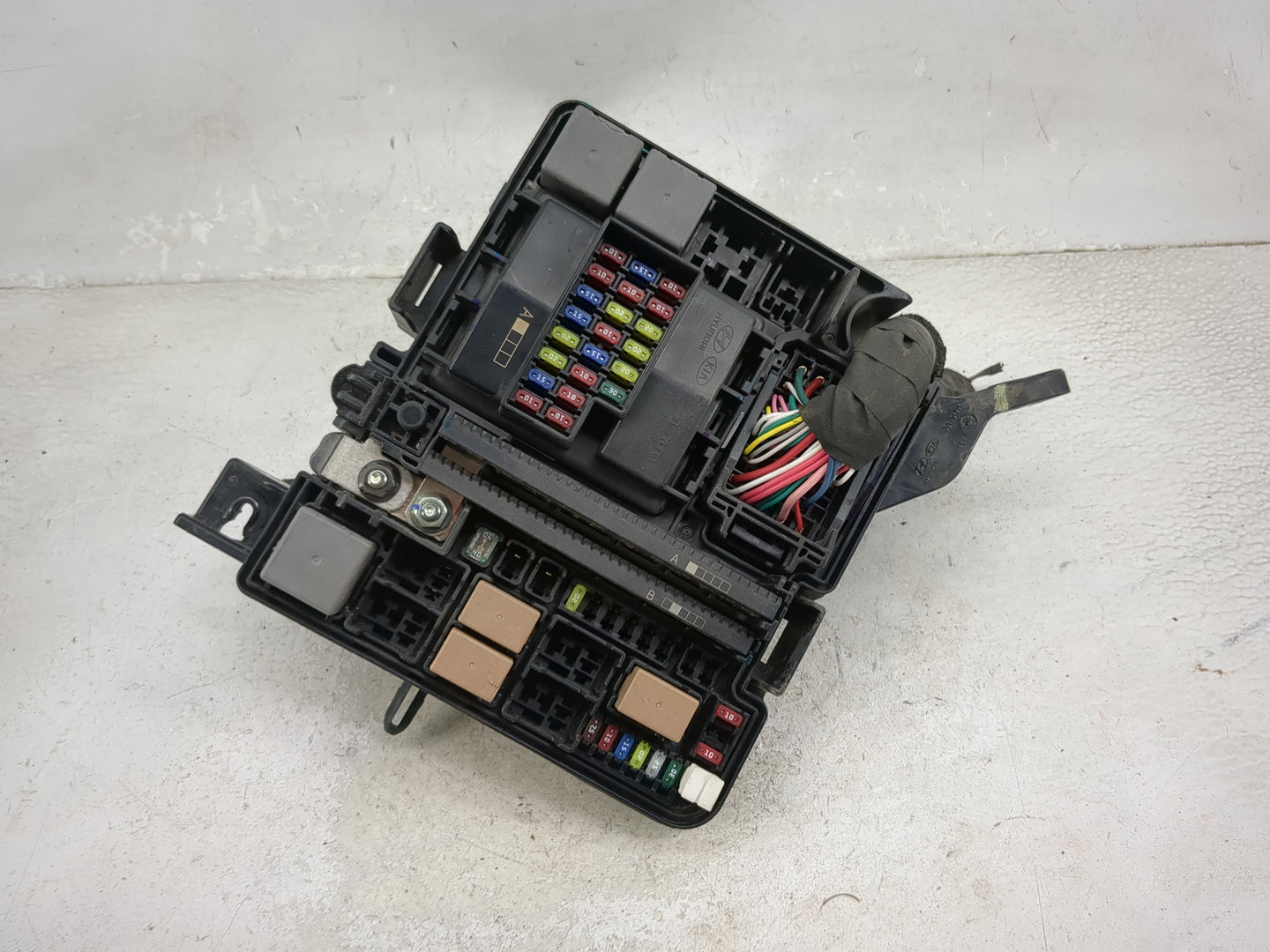 2015 Hyundai Sonata Fusebox Fuse Box Panel Relay Module P/N:6423-0102-7-000 Fits OEM Used Auto Parts - Oemusedautoparts1.com