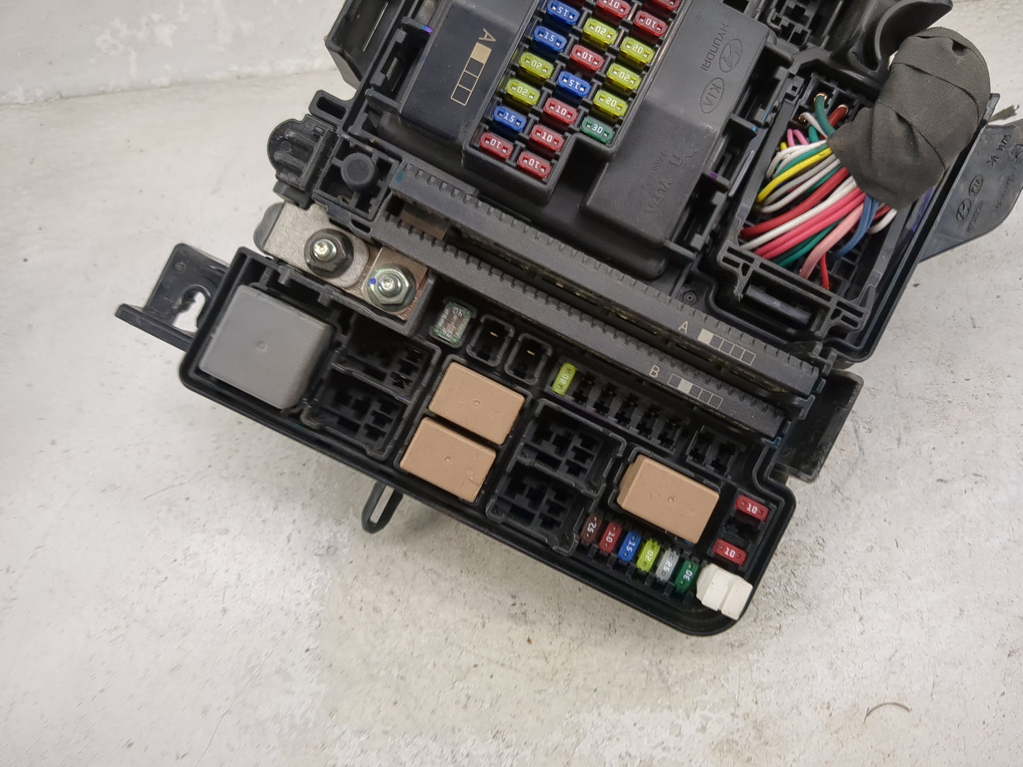 2015 Hyundai Sonata Fusebox Fuse Box Panel Relay Module P/N:6423-0102-7-000 Fits OEM Used Auto Parts - Oemusedautoparts1.com