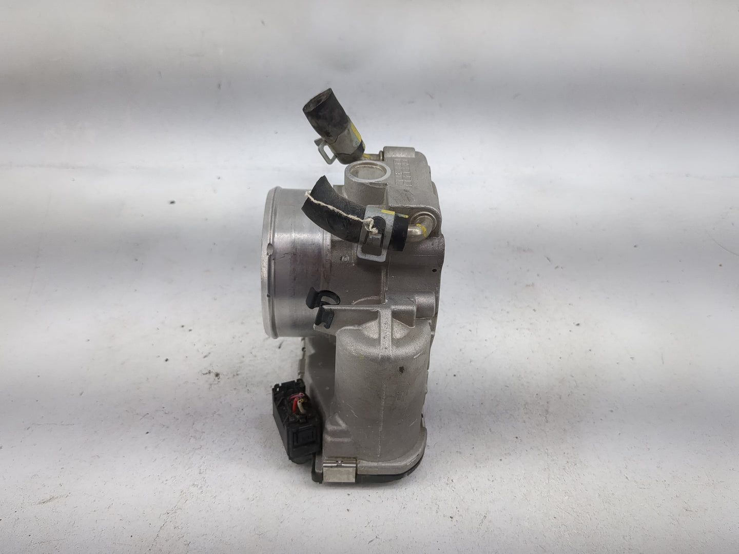 2015-2019 Hyundai Sonata Throttle Body P/N:35100-2G600 0280750618 Fits Fits 2015 2016 2017 2018 2019 2020 2021 OEM Used Auto