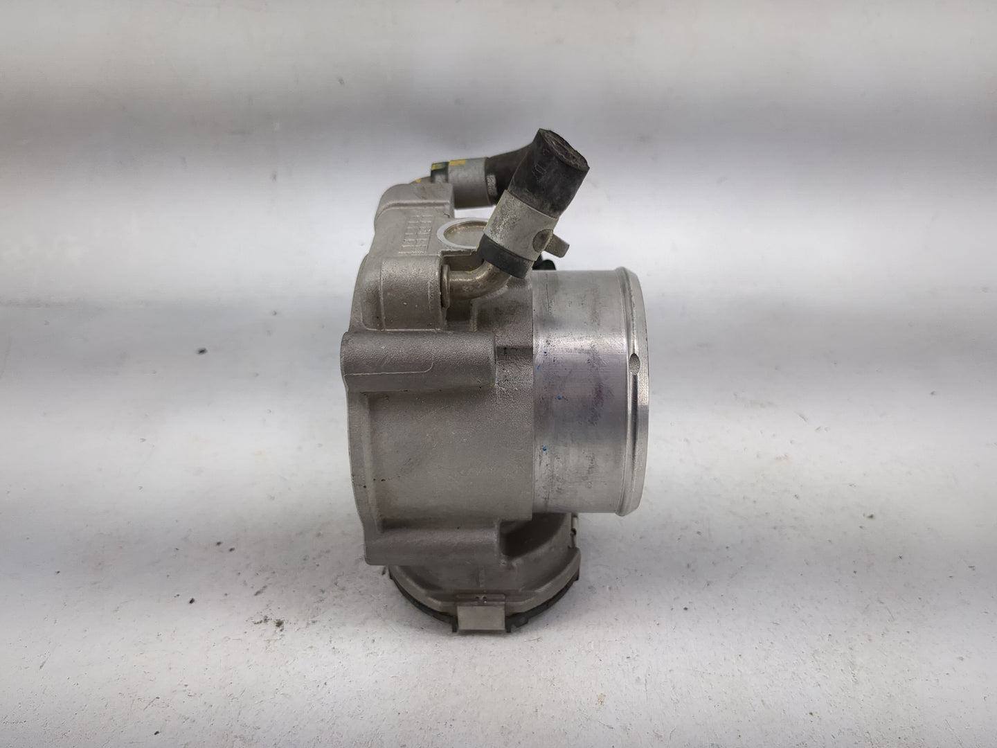 2015-2019 Hyundai Sonata Throttle Body P/N:35100-2G600 0280750618 Fits Fits 2015 2016 2017 2018 2019 2020 2021 OEM Used Auto