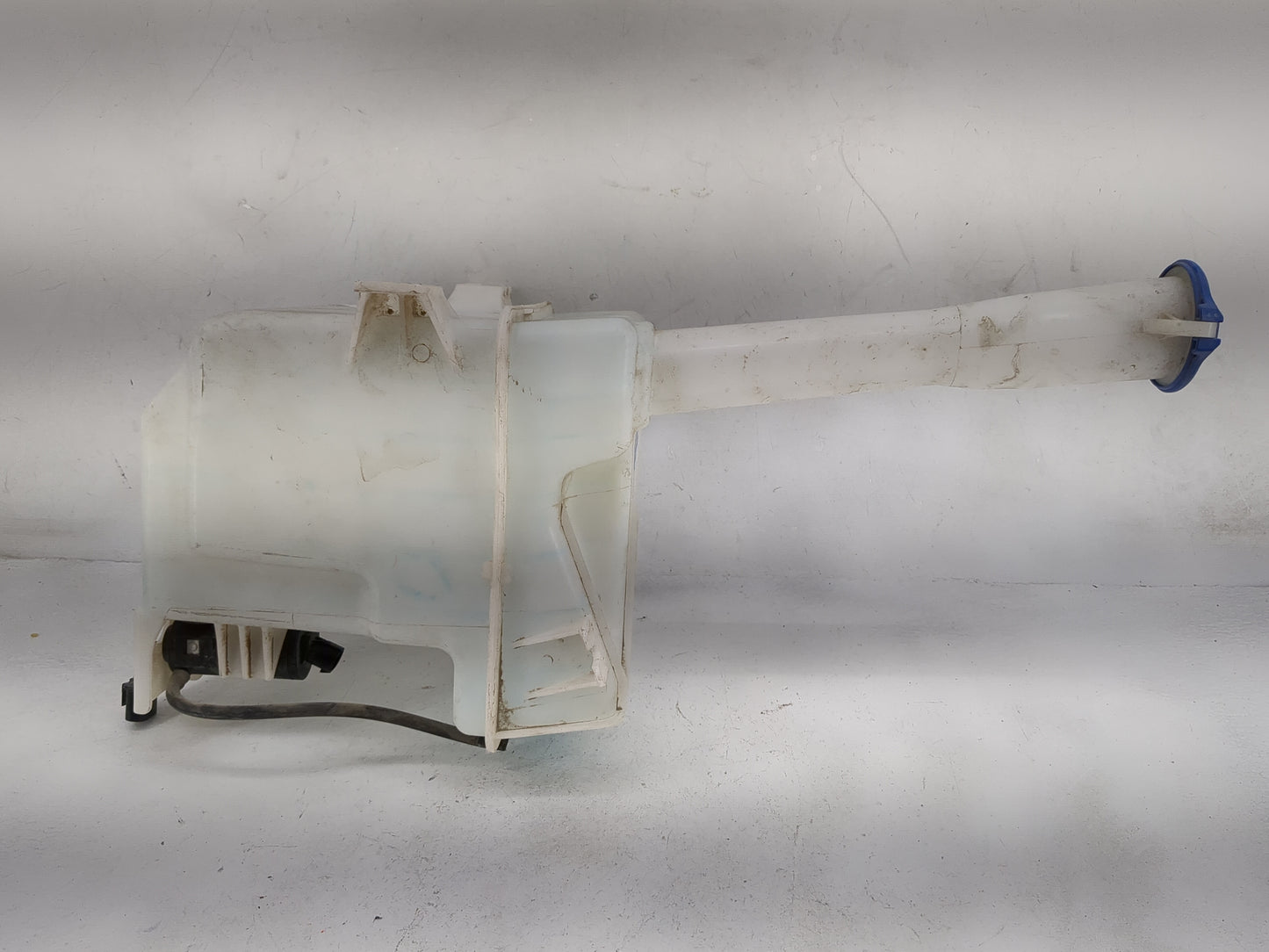 2015-2019 Hyundai Sonata Windshield Washer Fluid Reservoir Bottle Oem 1478822 - Oemusedautoparts1.com