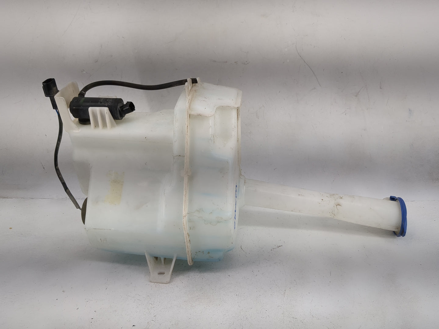 2015-2019 Hyundai Sonata Windshield Washer Fluid Reservoir Bottle Oem 1478822 - Oemusedautoparts1.com