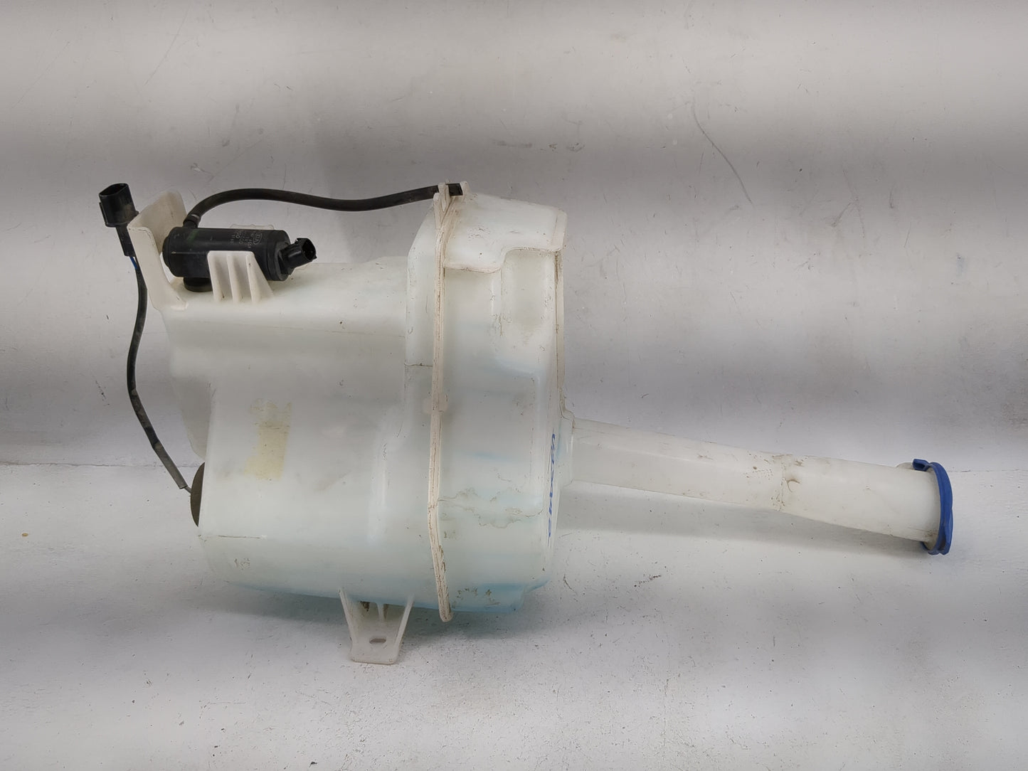 2015-2019 Hyundai Sonata Windshield Washer Fluid Reservoir Bottle Oem 1478822 - Oemusedautoparts1.com