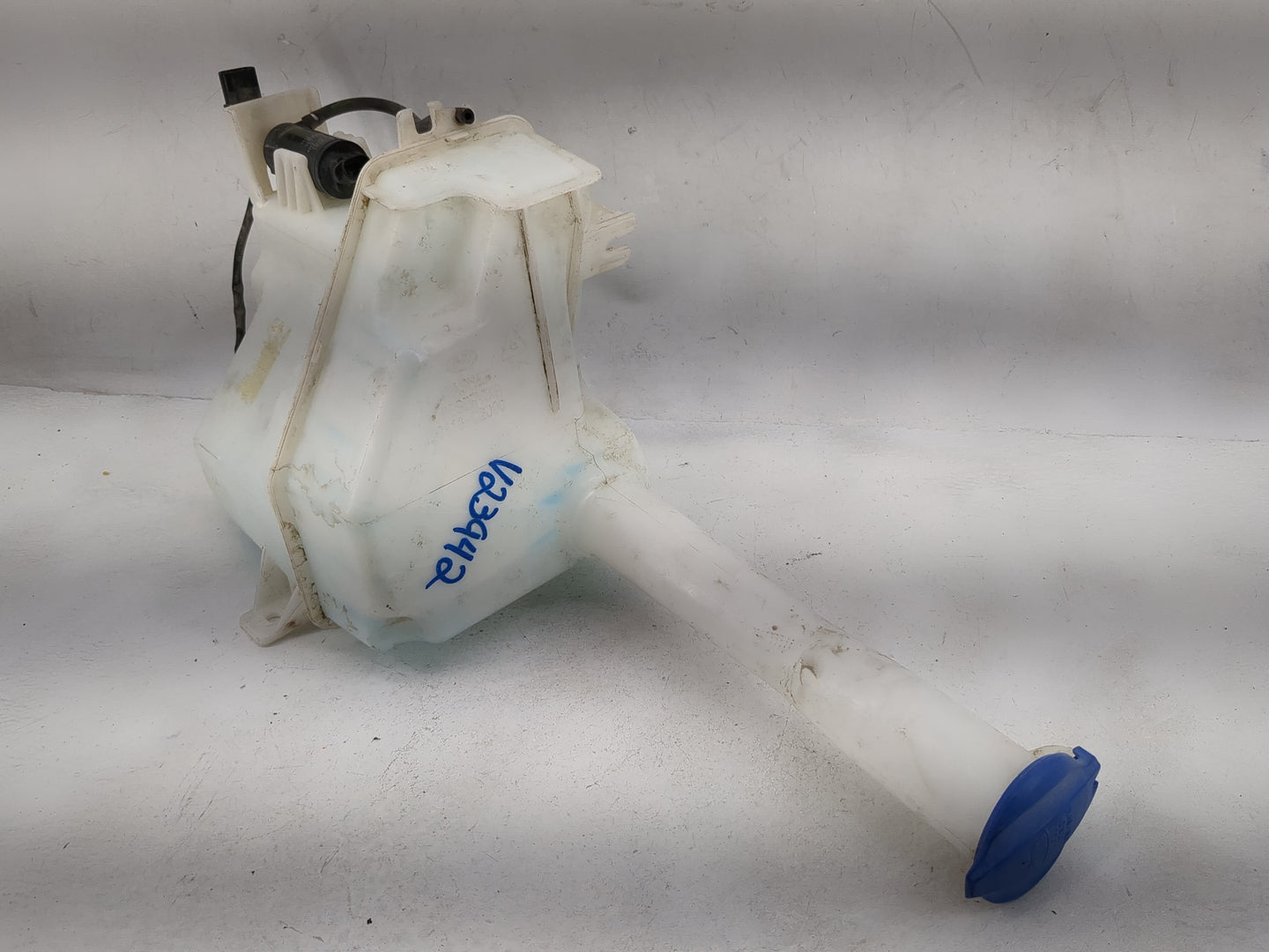 2015-2019 Hyundai Sonata Windshield Washer Fluid Reservoir Bottle Oem 1478822 - Oemusedautoparts1.com