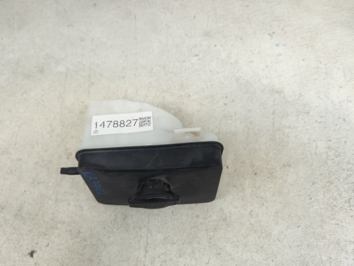 2015-2019 Hyundai Sonata Windshield Washer Fluid Reservoir Bottle Oem 1478827 - Oemusedautoparts1.com