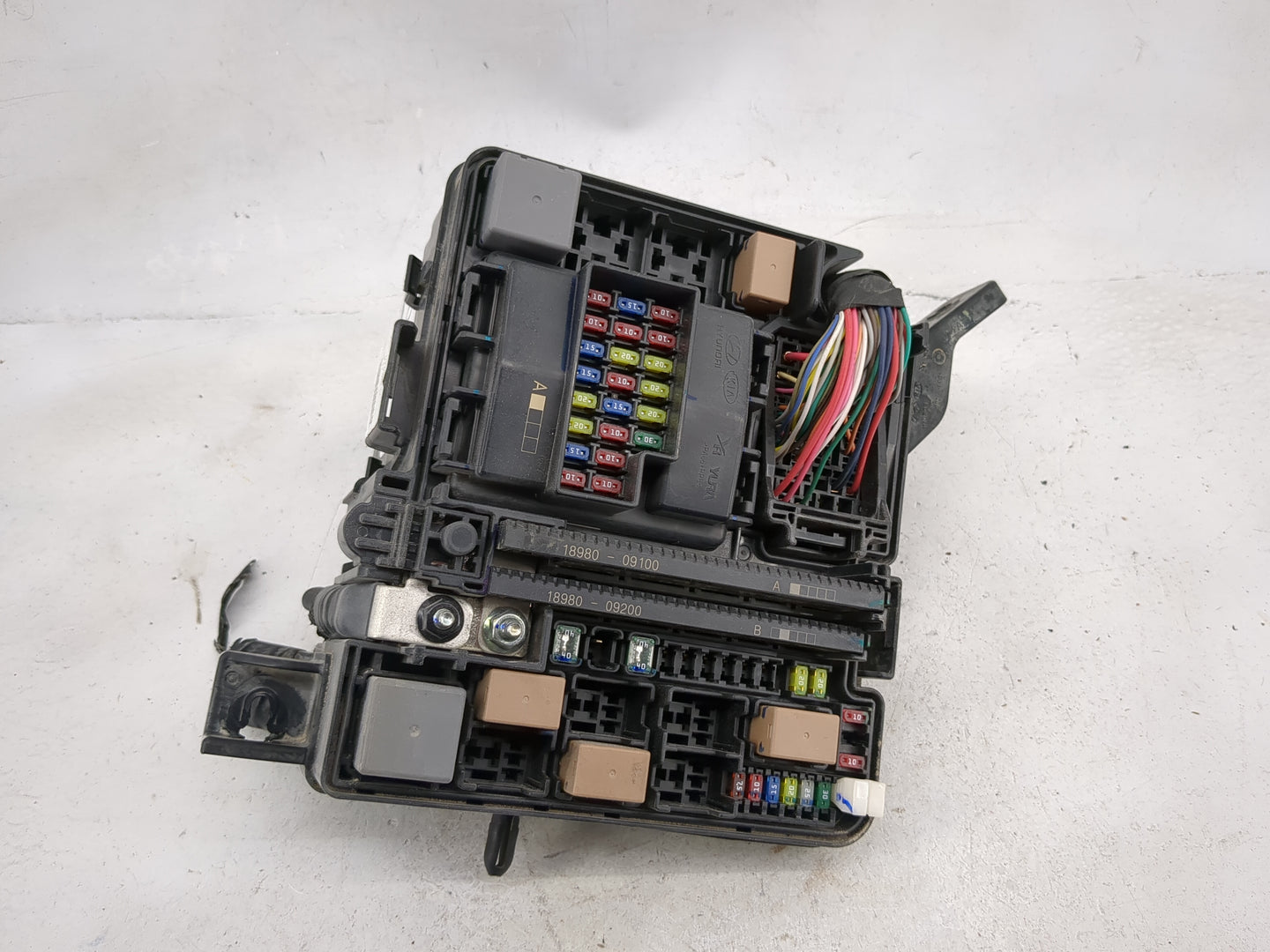 2015 Hyundai Sonata Fusebox Fuse Box Panel Relay Module P/N:91950-C1820 18980-09100, 18980-09200 Fits OEM Used Auto Parts - 