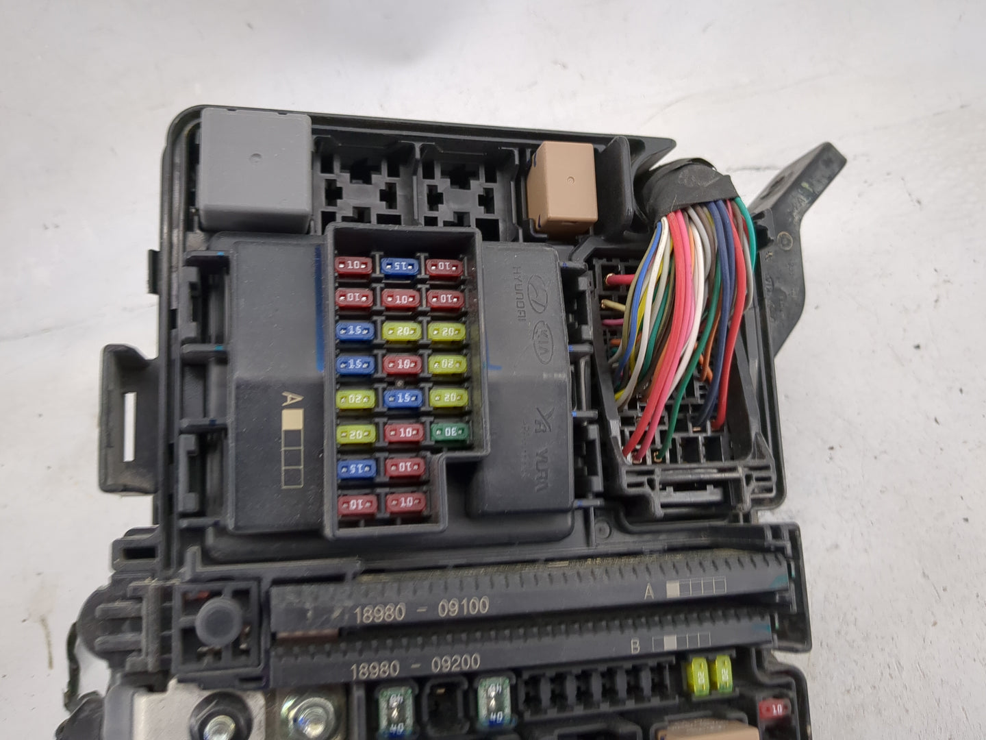 2015 Hyundai Sonata Fusebox Fuse Box Panel Relay Module P/N:91950-C1820 18980-09100, 18980-09200 Fits OEM Used Auto Parts - 