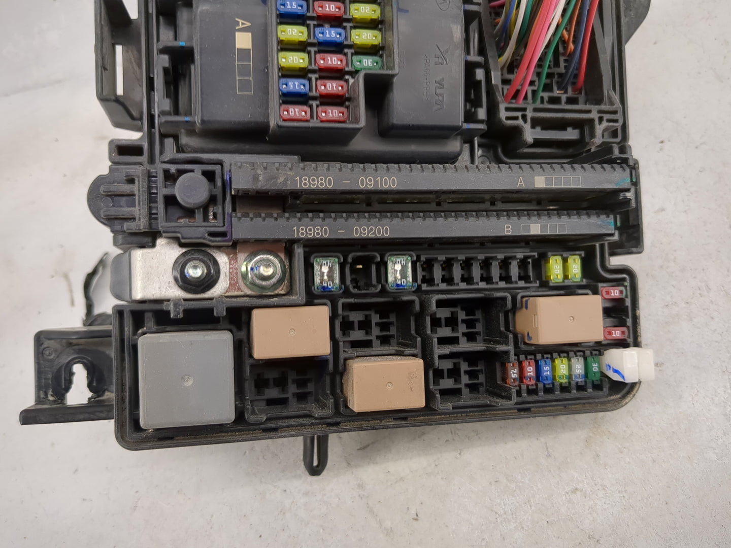 2015 Hyundai Sonata Fusebox Fuse Box Panel Relay Module P/N:91950-C1820 18980-09100, 18980-09200 Fits OEM Used Auto Parts - 