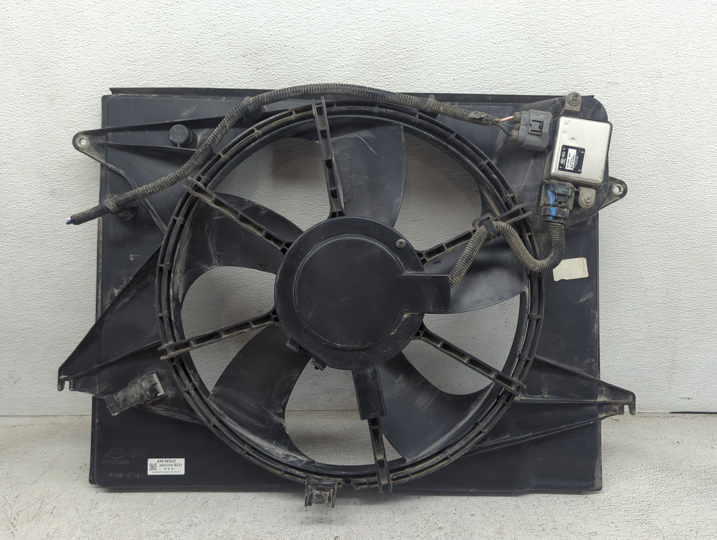 2015-2017 Hyundai Sonata Electric Radiator Cooling Fan Motor Assembly P/N:AA422750-9231 Fits Fits 2015 2016 2017 OEM Used Au