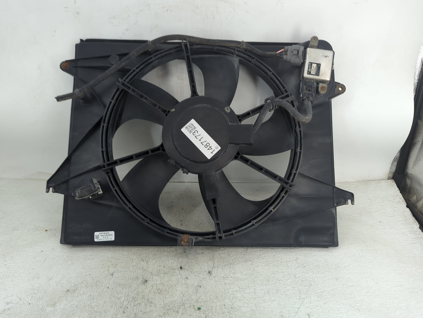 2015-2017 Hyundai Sonata Electric Radiator Cooling Fan Motor Assembly P/N:AA272750-9231 Fits Fits 2015 2016 2017 OEM Used Au