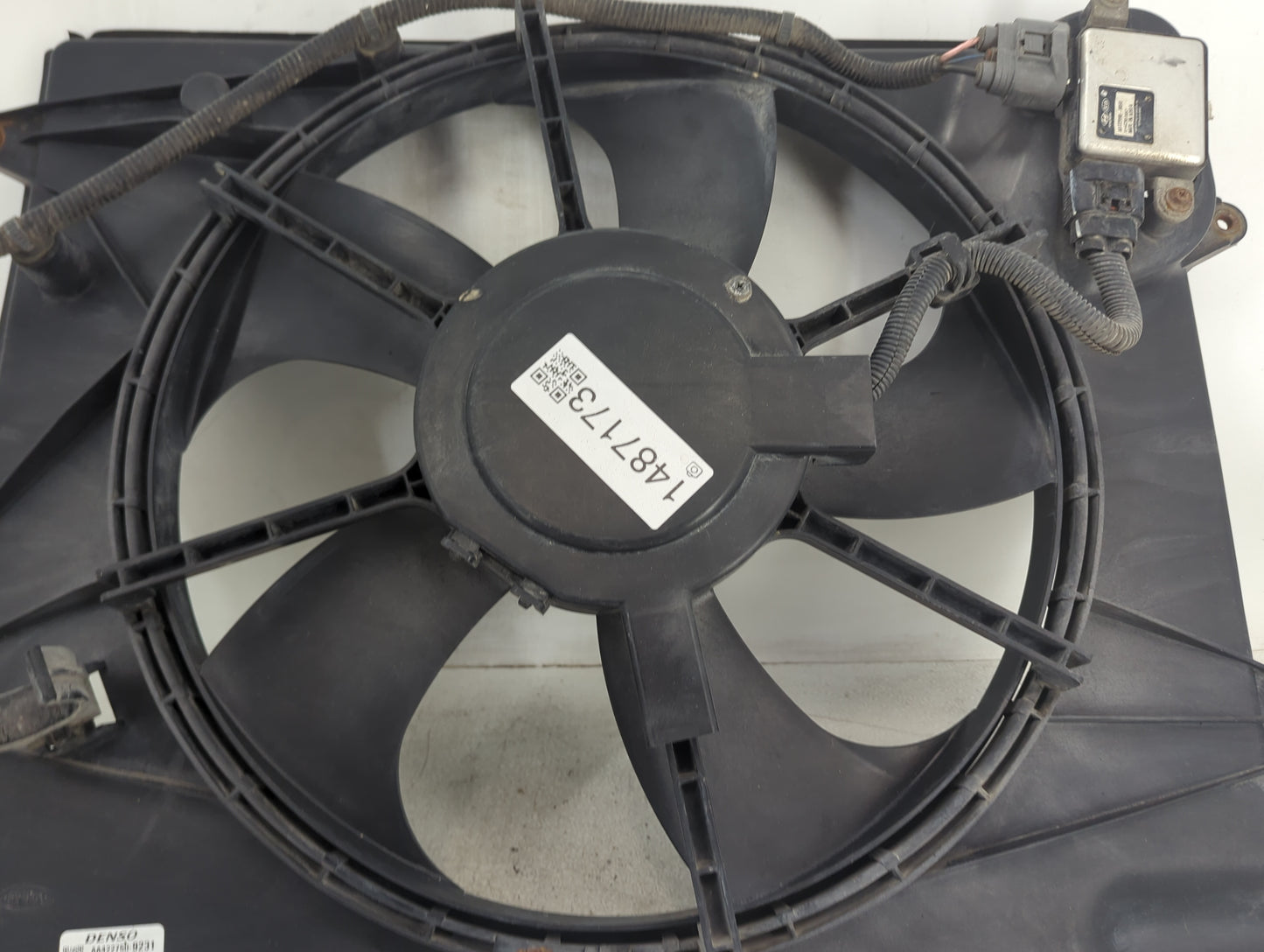 2015-2017 Hyundai Sonata Electric Radiator Cooling Fan Motor Assembly P/N:AA272750-9231 Fits Fits 2015 2016 2017 OEM Used Au