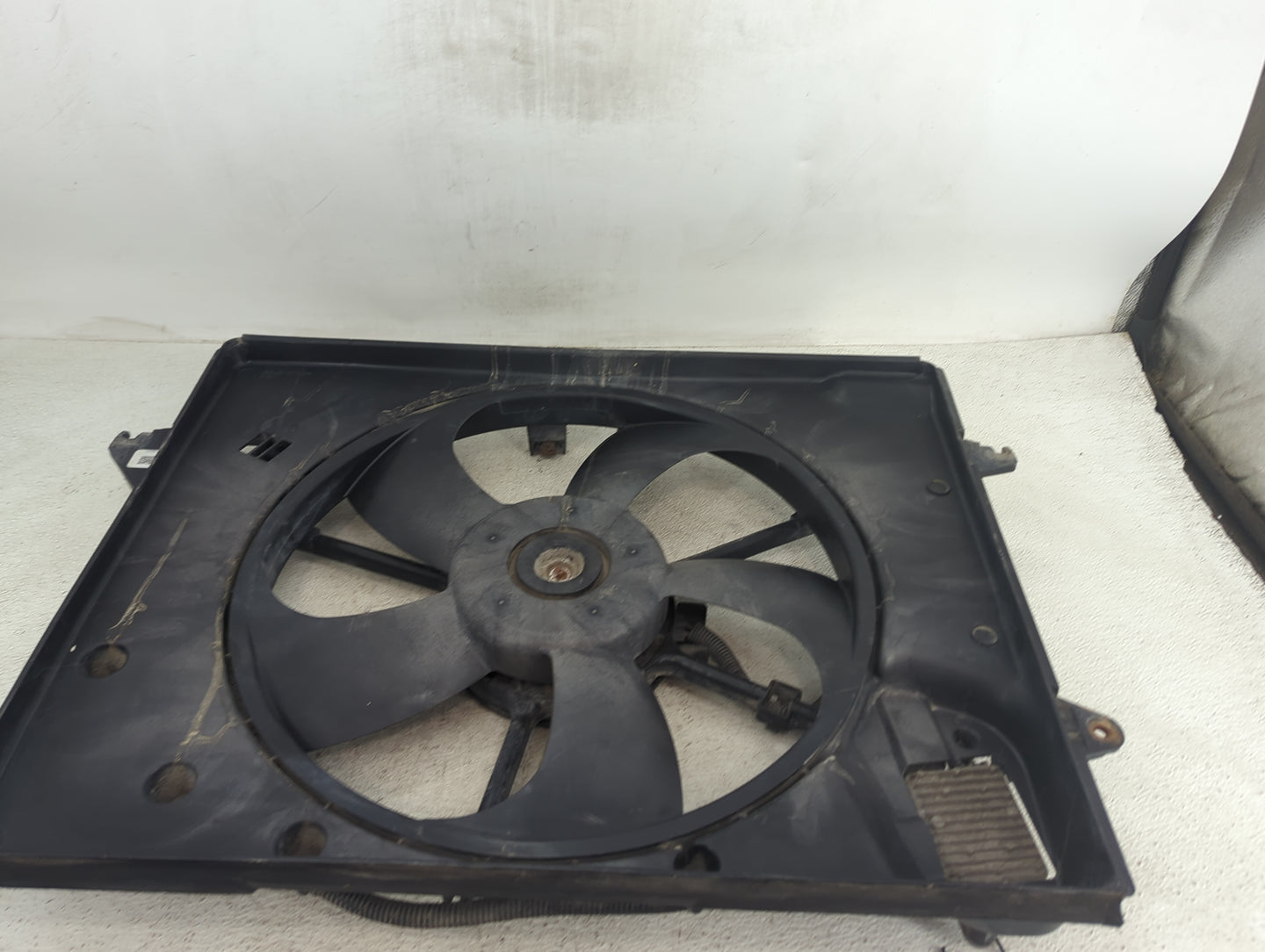 2015-2017 Hyundai Sonata Electric Radiator Cooling Fan Motor Assembly P/N:AA272750-9231 Fits Fits 2015 2016 2017 OEM Used Au