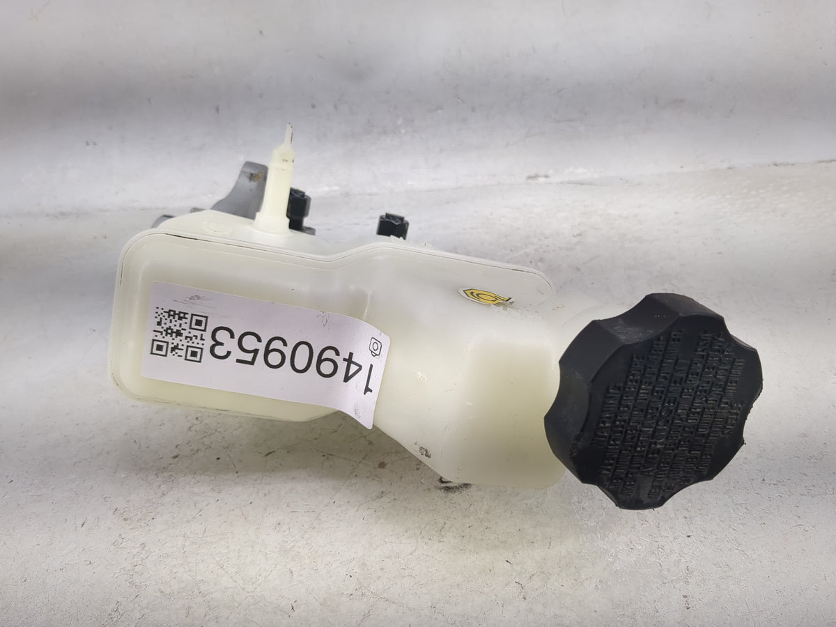 2015-2019 Hyundai Sonata Brake Master Cylinder 1490953 - Oemusedautoparts1.com