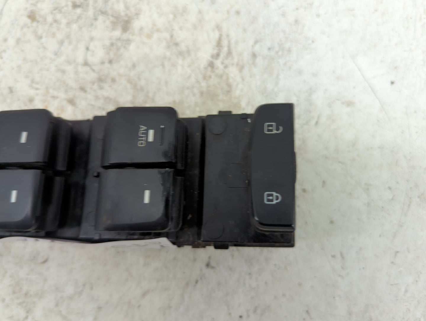 2015-2019 Hyundai Sonata Master Power Window Switch Replacement Driver Side Left P/N:93570-C1000 Fits OEM Used Auto Parts - 