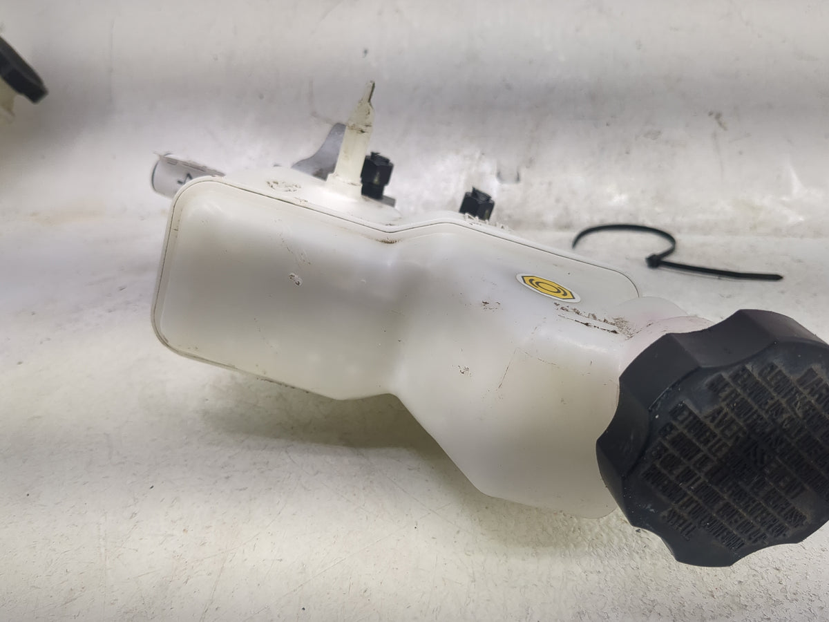 2015-2019 Hyundai Sonata Brake Master Cylinder 1497760 - Oemusedautoparts1.com