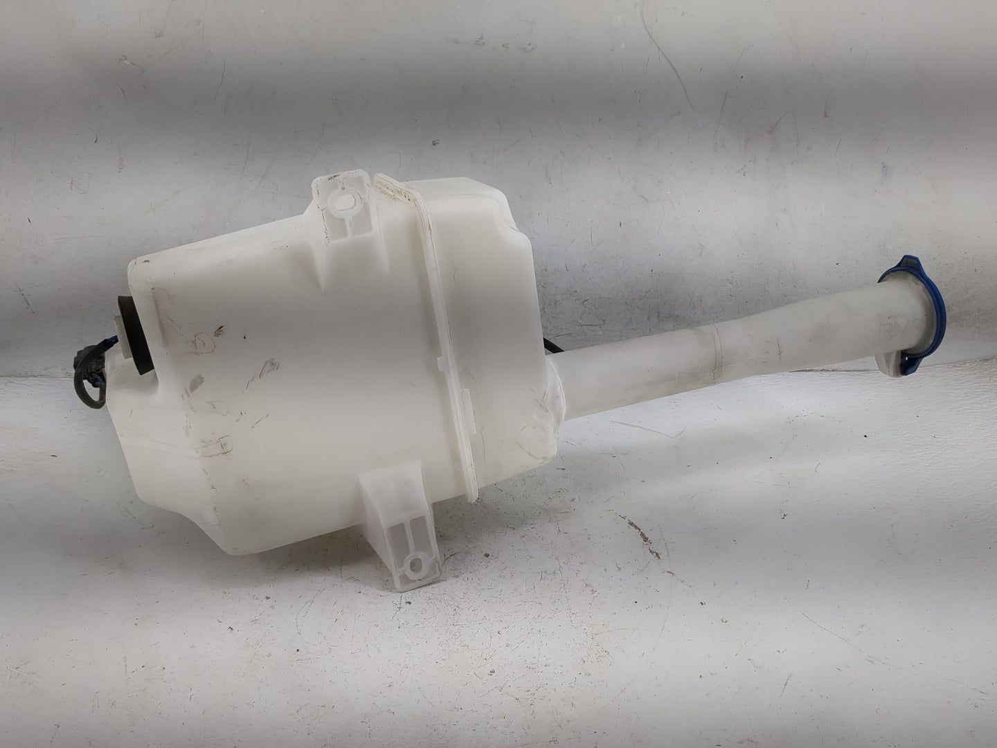 2015-2019 Hyundai Sonata Windshield Washer Fluid Reservoir Bottle Oem 1497968 - Oemusedautoparts1.com