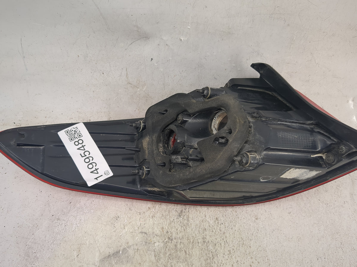 2015-2017 Hyundai Sonata Tail Light Assembly Passenger Right OEM P/N:92402-C2000 Fits Fits 2015 2016 2017 OEM Used Auto Part