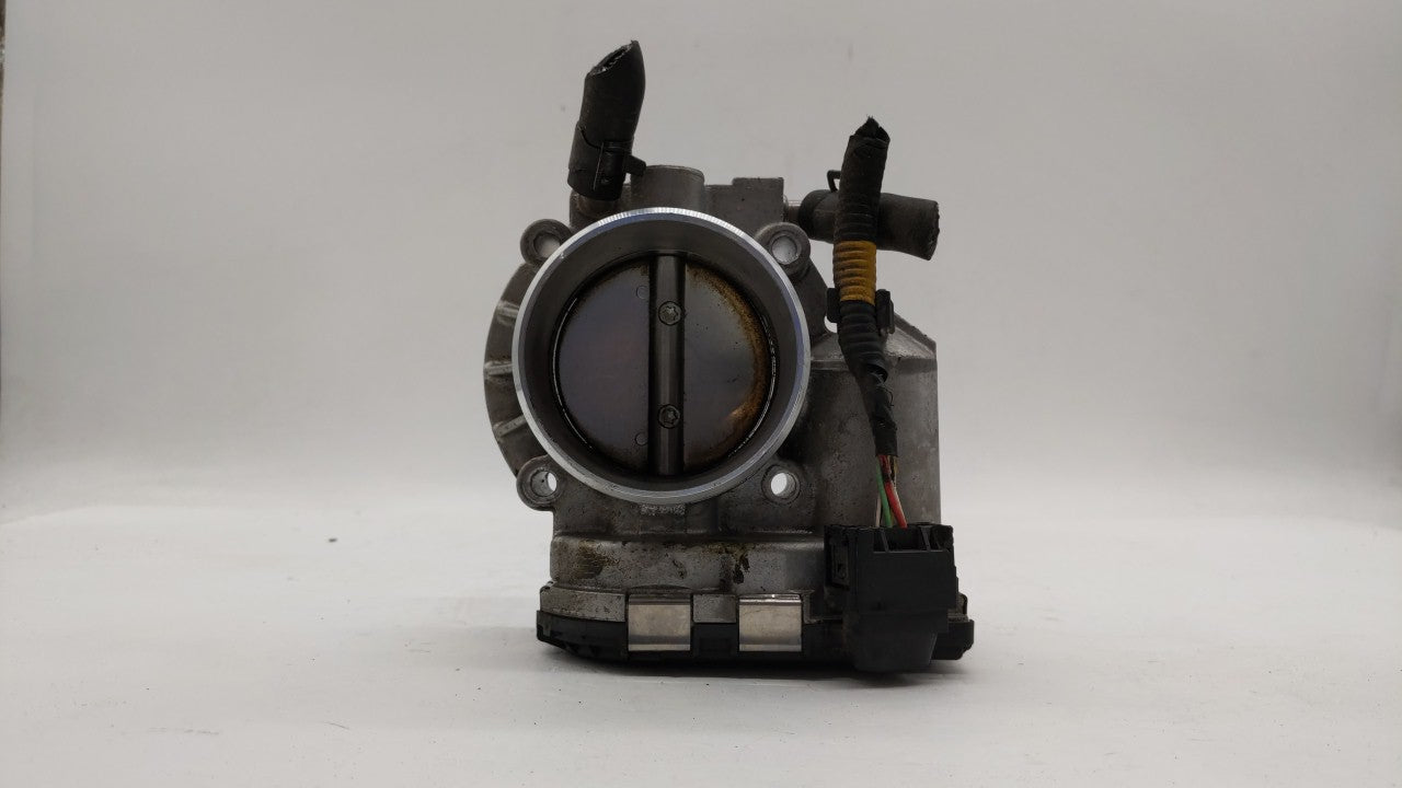 2011-2015 Hyundai Sonata Throttle Body P/N:35100-2G800 Fits Fits 2011 2012 2013 2014 2015 2016 OEM Used Auto Parts - Oemused