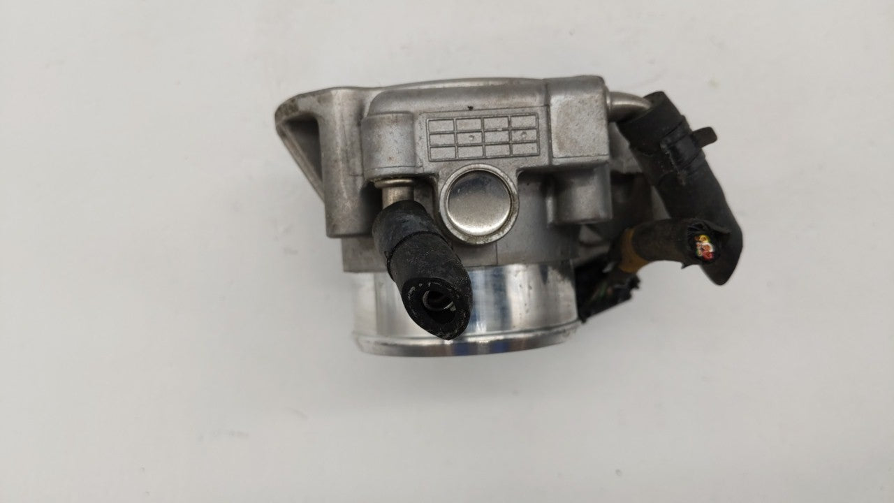 2011-2015 Hyundai Sonata Throttle Body P/N:35100-2G800 Fits Fits 2011 2012 2013 2014 2015 2016 OEM Used Auto Parts - Oemused