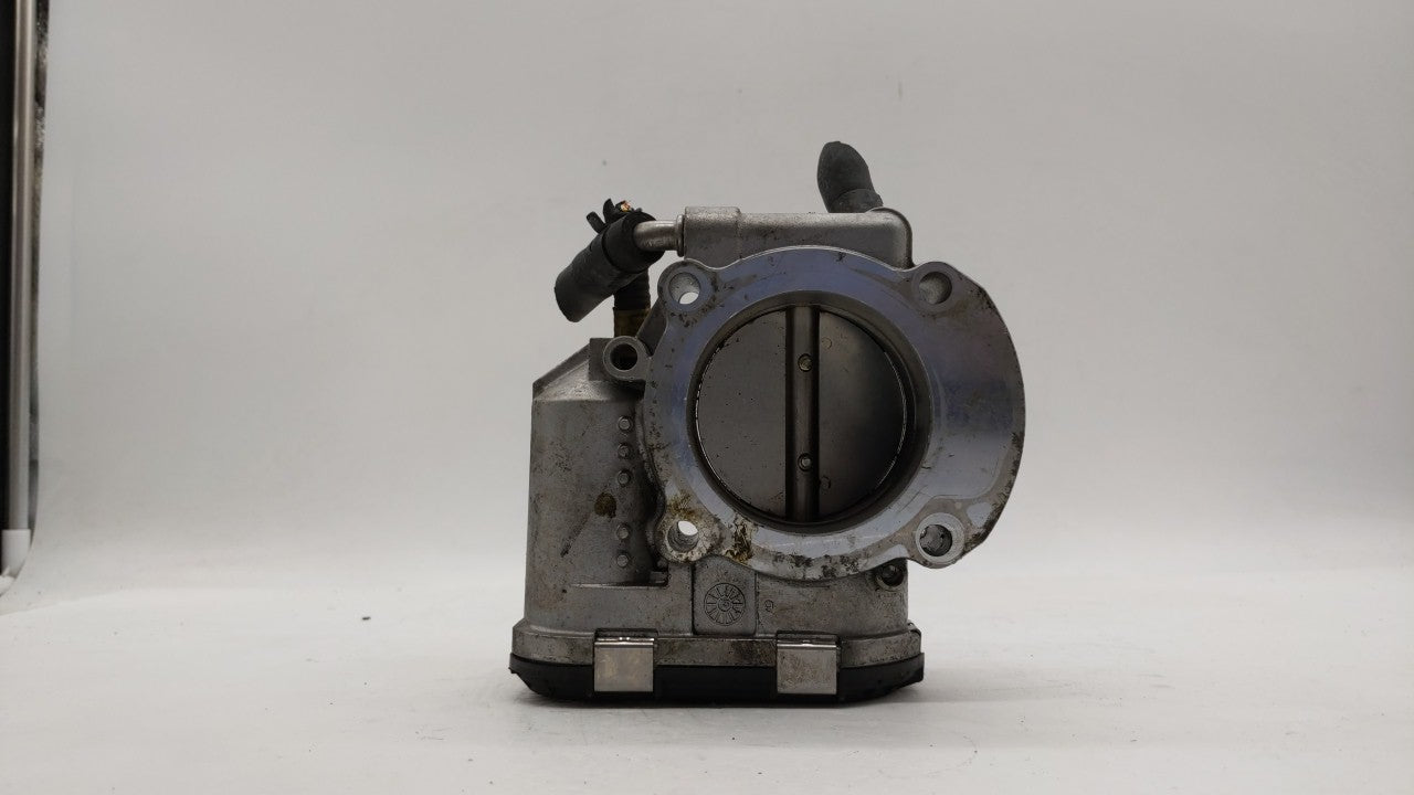 2011-2015 Hyundai Sonata Throttle Body P/N:35100-2G800 Fits Fits 2011 2012 2013 2014 2015 2016 OEM Used Auto Parts - Oemused