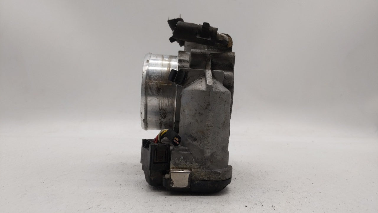 2011-2014 Hyundai Sonata Throttle Body P/N:35100-2G700 Fits Fits 2011 2012 2013 2014 2015 2016 OEM Used Auto Parts - Oemused