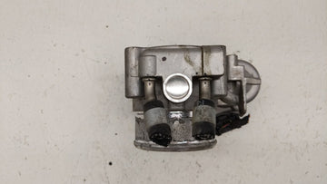 2015-2019 Hyundai Sonata Throttle Body P/N:35100-2G610 Fits Fits 2015 2016 2017 2018 2019 OEM Used Auto Parts