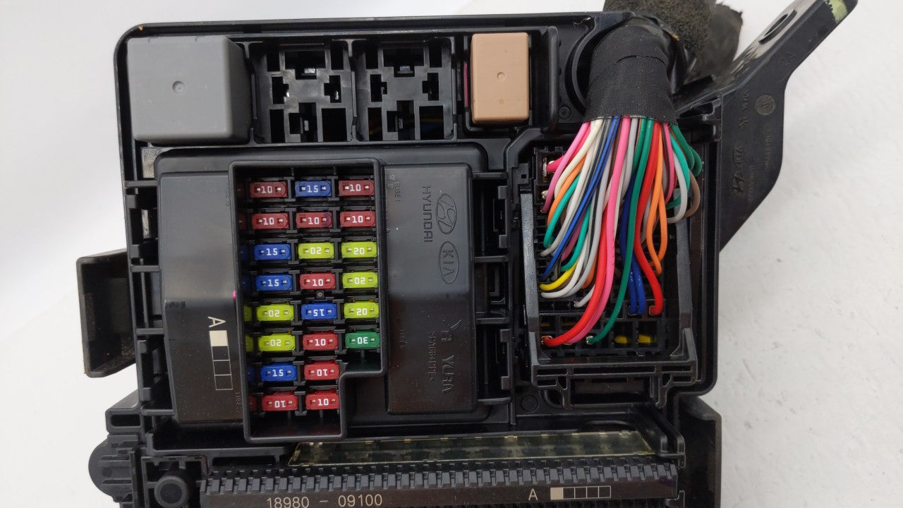 2015 Hyundai Sonata Fusebox Fuse Box Panel Relay Module P/N:91200C2010LA 6423-0102-7-000 Fits OEM Used Auto Parts - Oemuseda