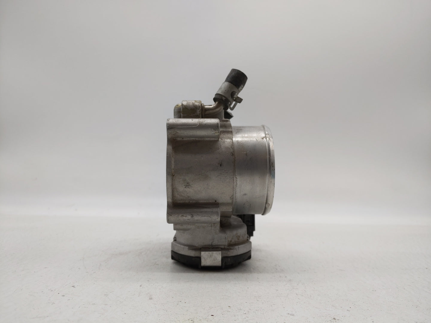 2015-2019 Hyundai Sonata Throttle Body P/N:35100-2G600 Fits Fits 2015 2016 2017 2018 2019 OEM Used Auto Parts - Oemusedautop