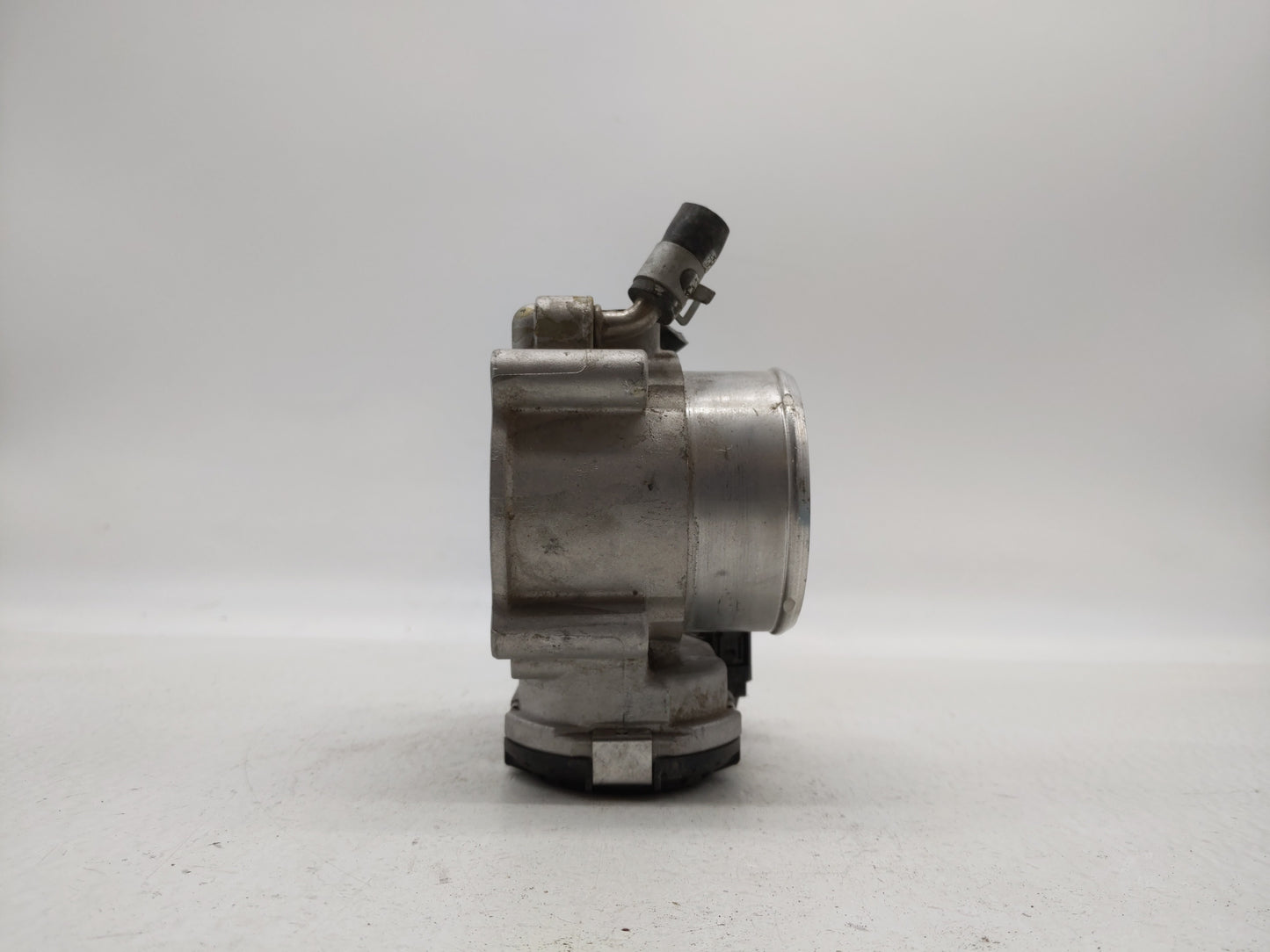 2015-2019 Hyundai Sonata Throttle Body P/N:35100-2G600 Fits Fits 2015 2016 2017 2018 2019 OEM Used Auto Parts - Oemusedautop