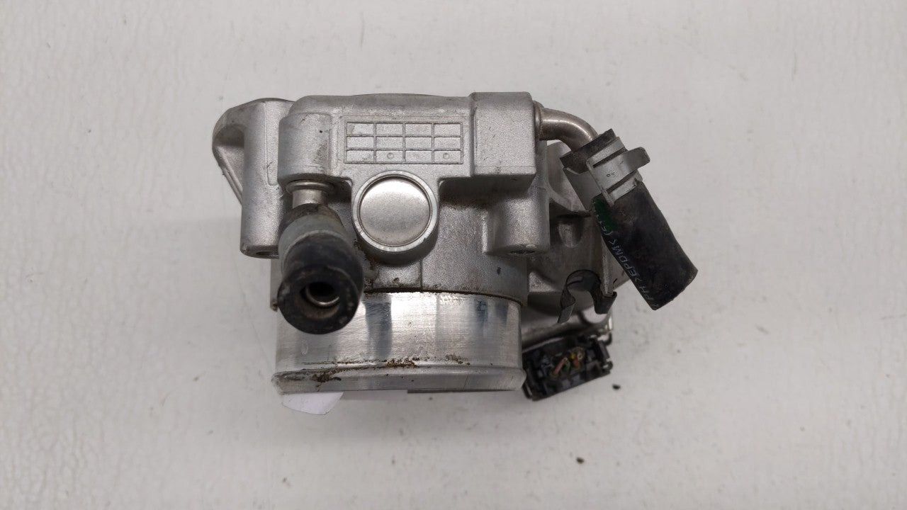 2011-2015 Hyundai Sonata Throttle Body P/N:35100-2G800 Fits Fits 2011 2012 2013 2014 2015 2016 OEM Used Auto Parts - Oemused