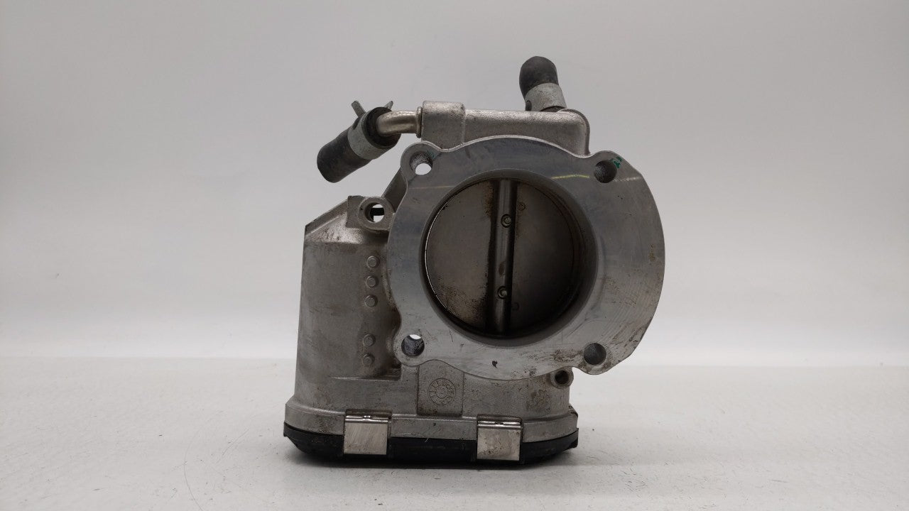 2011-2015 Hyundai Sonata Throttle Body P/N:35100-2G800 Fits Fits 2011 2012 2013 2014 2015 2016 OEM Used Auto Parts - Oemused