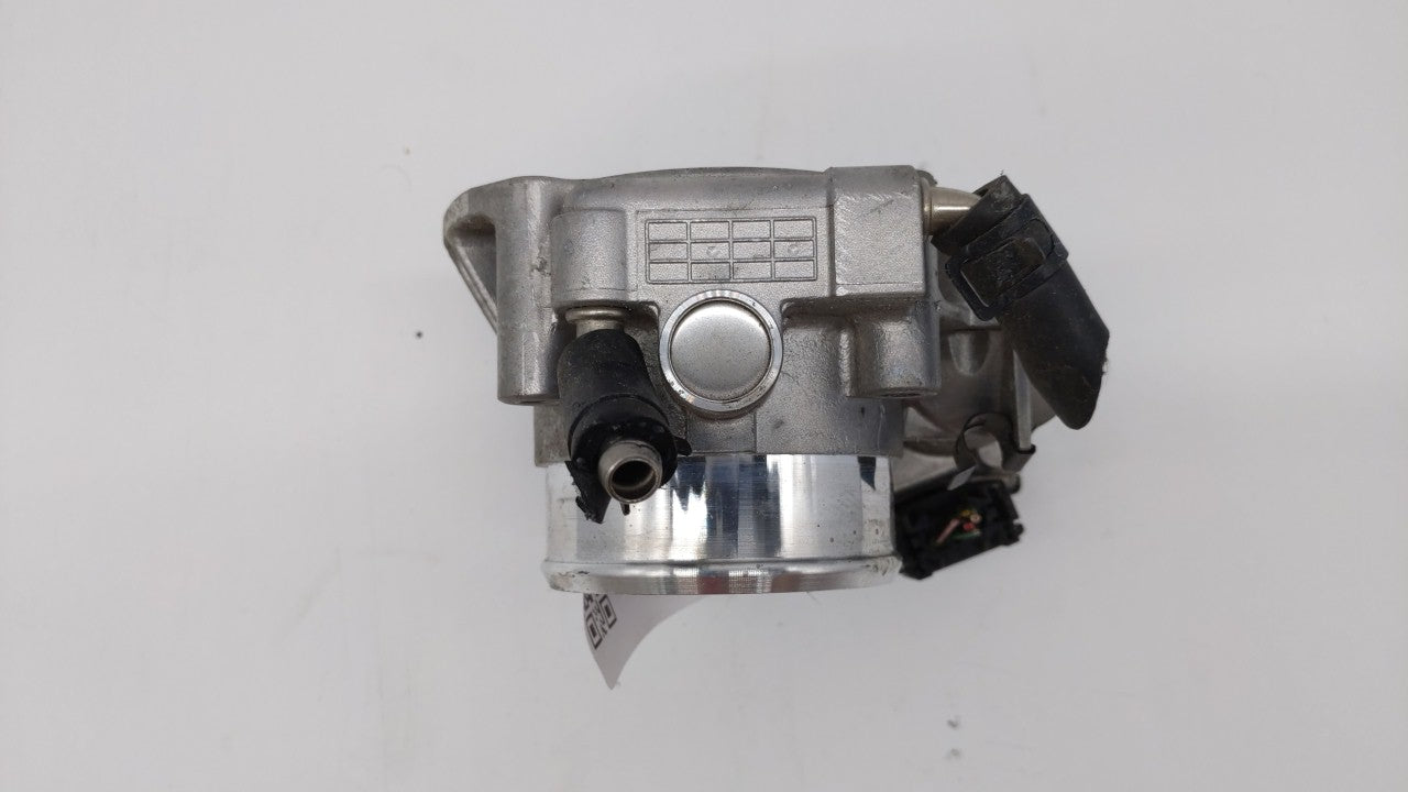 2011-2015 Hyundai Sonata Throttle Body P/N:35100-2G800 Fits Fits 2011 2012 2013 2014 2015 2016 OEM Used Auto Parts - Oemused