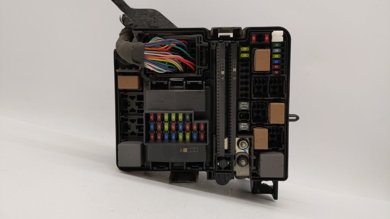 2015 Hyundai Sonata Fusebox Fuse Box Panel Relay Module P/N:91200C2010LA 6423-0102-7-000 Fits OEM Used Auto Parts - Oemuseda
