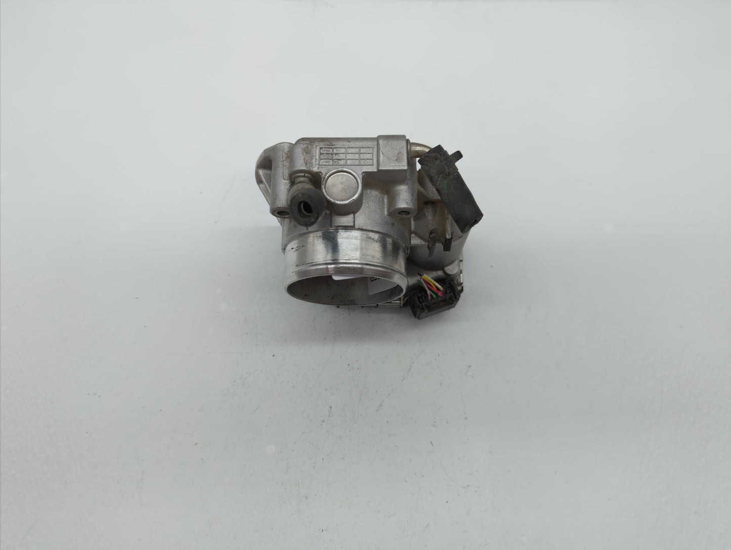 2011-2015 Hyundai Sonata Throttle Body P/N:35100-2G800 Fits Fits 2011 2012 2013 2014 2015 2016 OEM Used Auto Parts - Oemused