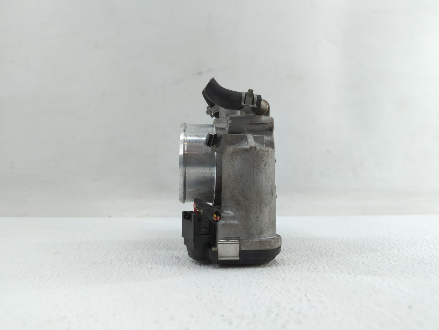 2015-2019 Hyundai Sonata Throttle Body P/N:35100-2G600 Fits Fits 2015 2016 2017 2018 2019 OEM Used Auto Parts - Oemusedautop