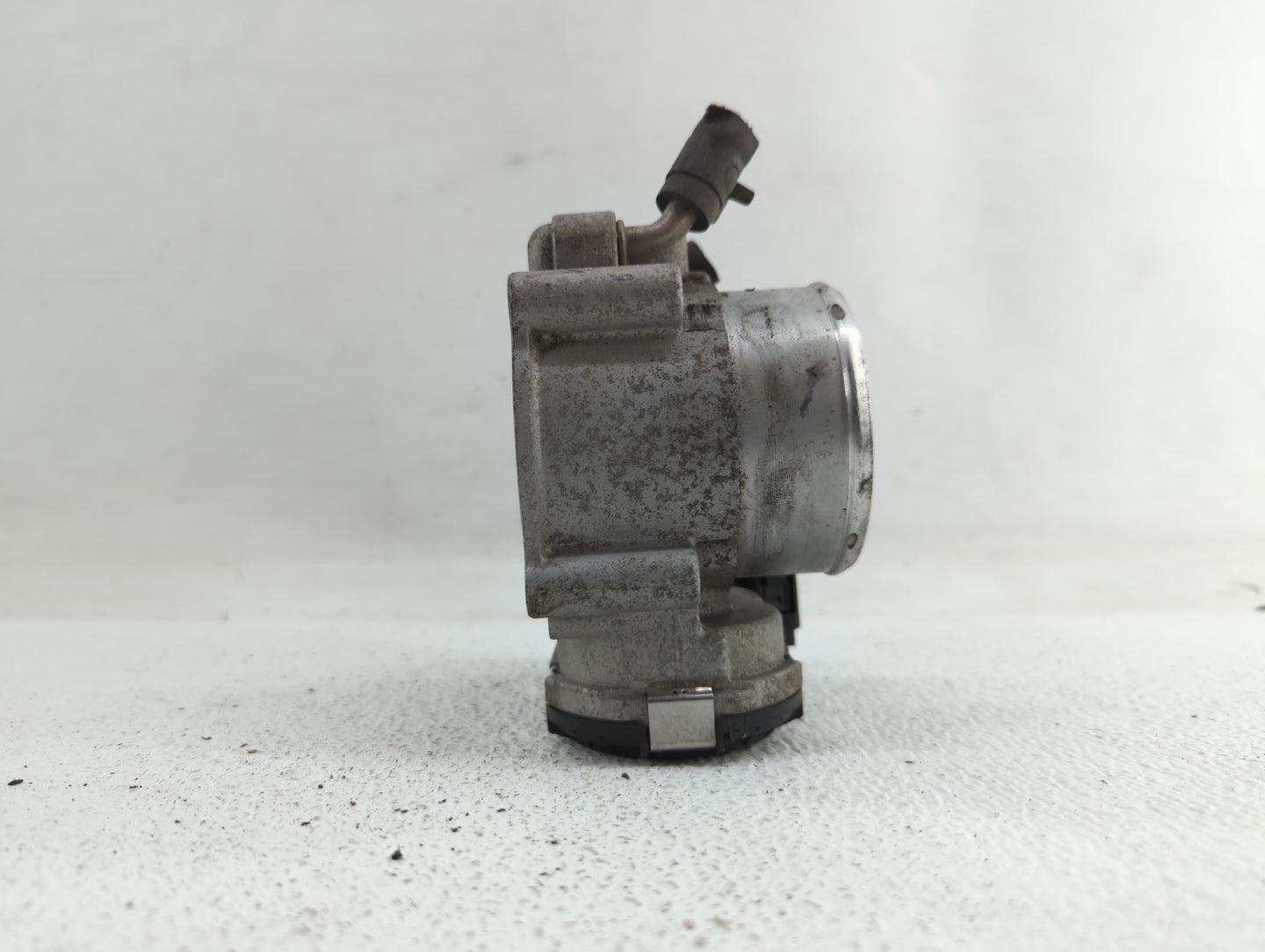 2015-2019 Hyundai Sonata Throttle Body P/N:35100-2G600 Fits Fits 2015 2016 2017 2018 2019 OEM Used Auto Parts - Oemusedautop