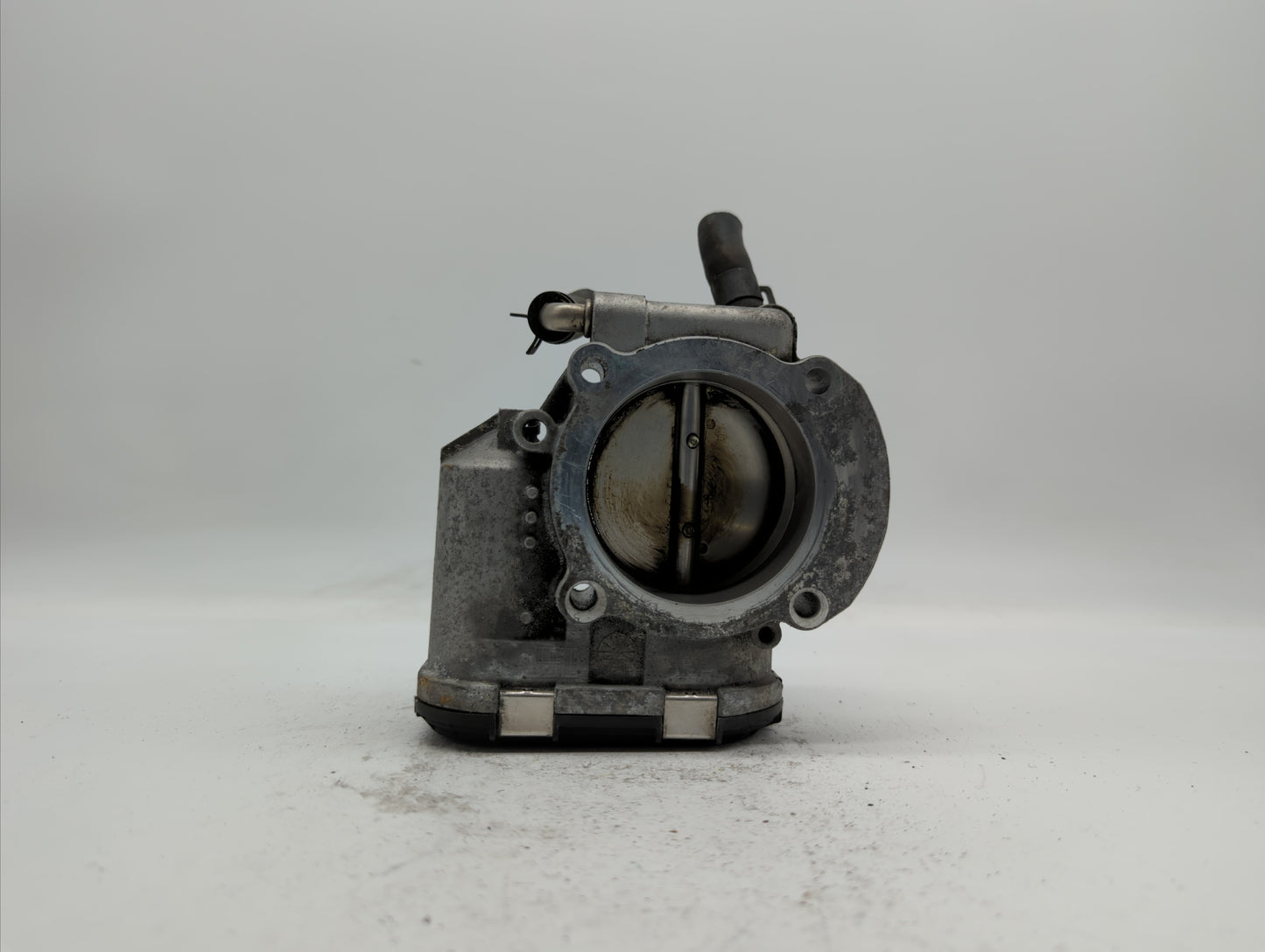 2011-2014 Hyundai Sonata Throttle Body P/N:35100-2G700 Fits Fits 2011 2012 2013 2014 2015 2016 OEM Used Auto Parts - Oemused