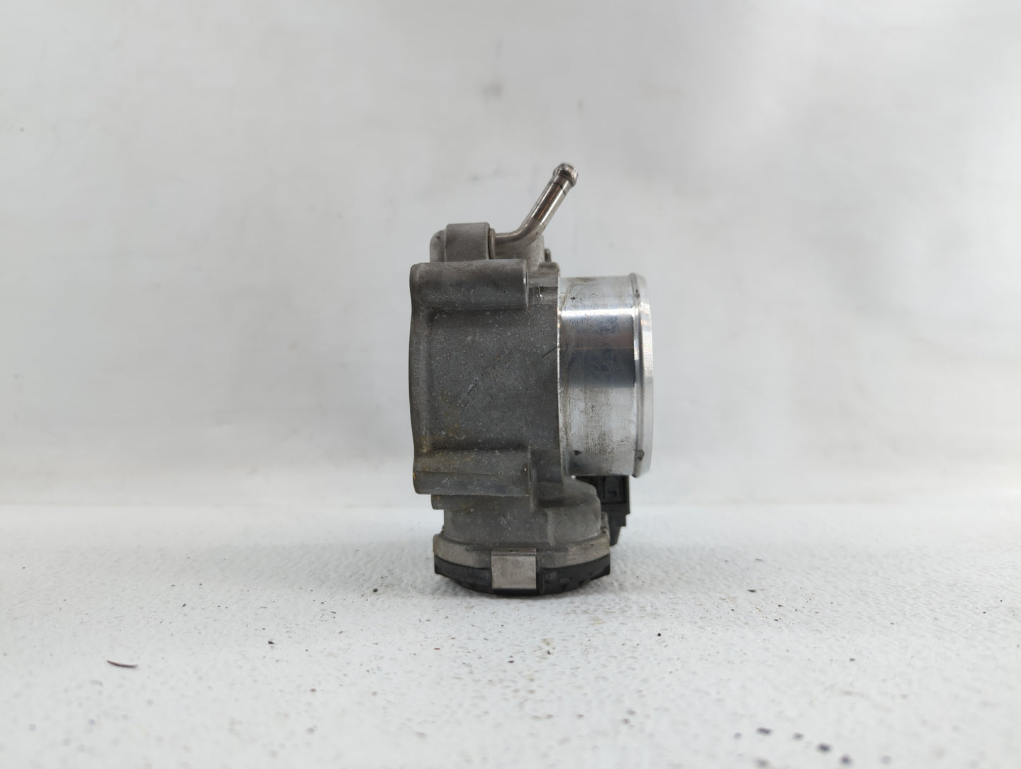 2015-2019 Hyundai Sonata Throttle Body P/N:35100-2G600 Fits Fits 2015 2016 2017 2018 2019 OEM Used Auto Parts - Oemusedautop
