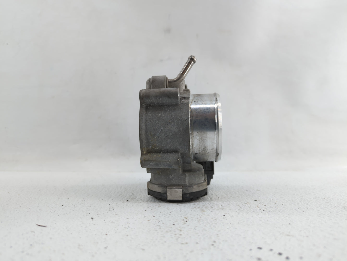 2015-2019 Hyundai Sonata Throttle Body P/N:35100-2G600 Fits Fits 2015 2016 2017 2018 2019 OEM Used Auto Parts - Oemusedautop